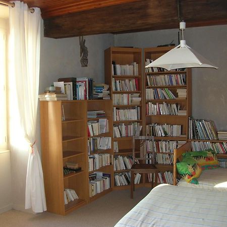 Vouvant B&B "Les Remparts" الغرفة الصورة